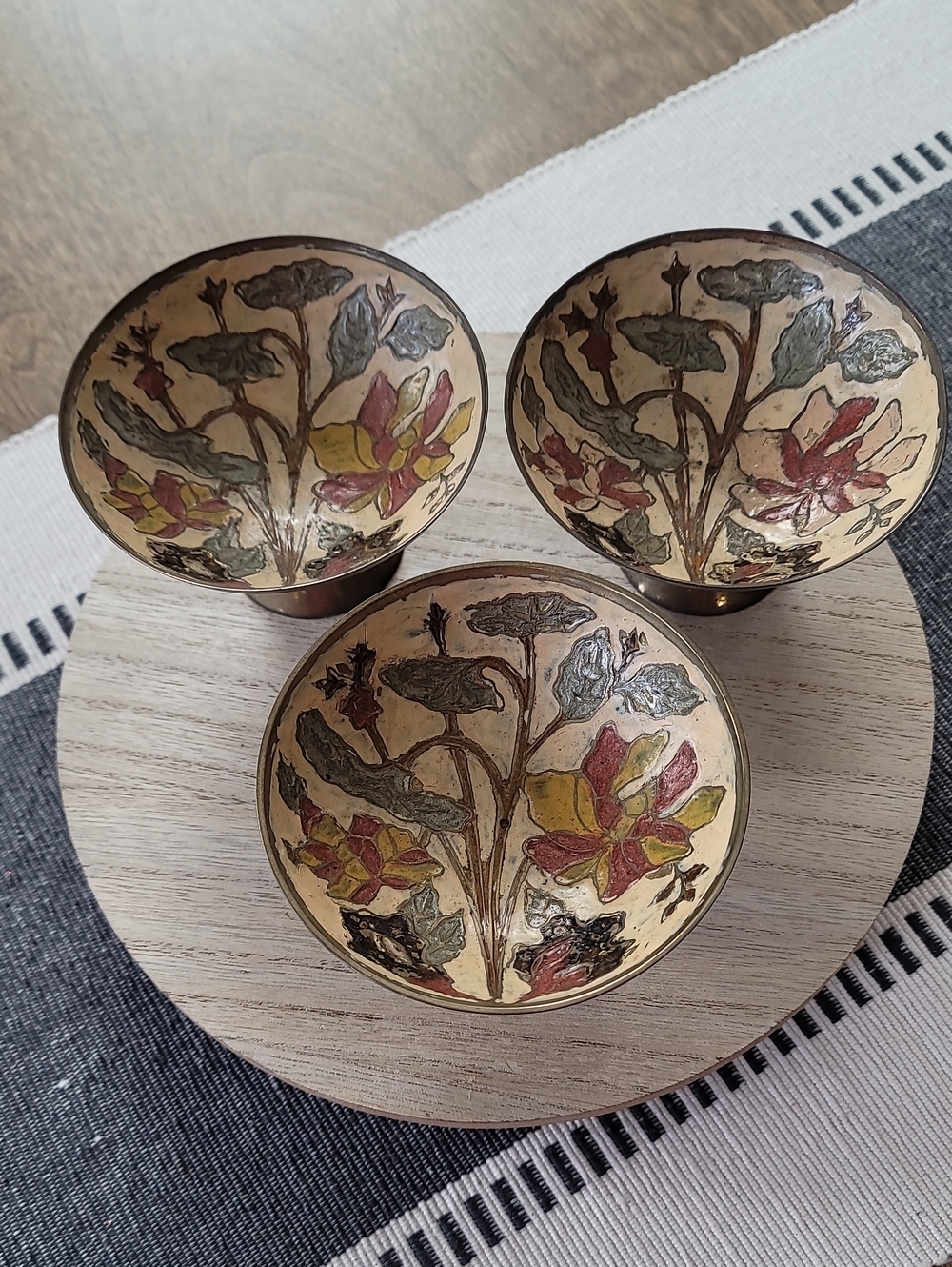 VTG Set 3 Cloisonne Enamel on Brass Pedestal Trinket Bowls Floral Motif India